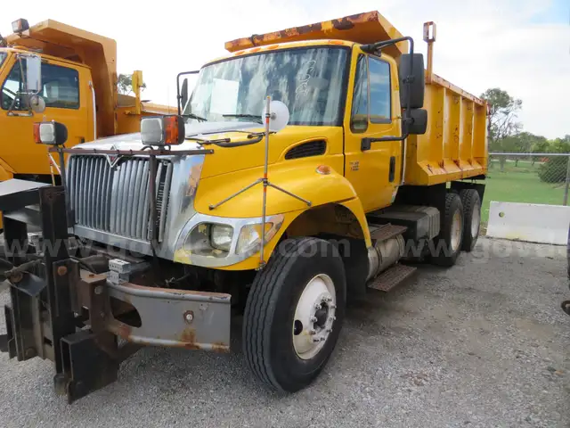 2003 International 7400