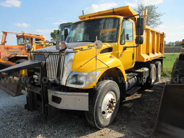2004 International 7400
