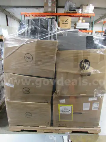 Pallet of Mixed Monitors &#x26; Misc Computer Parts
