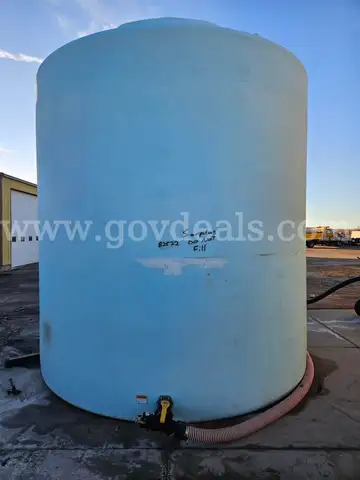 2-10,000 Gallon Poly Tanks