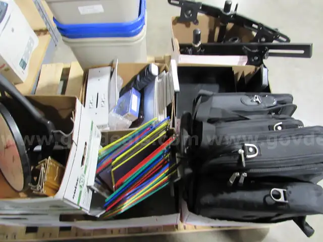 Pallet of Office Items & Supplies