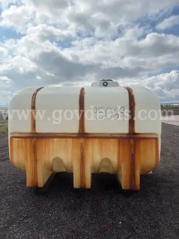 2,400 Gallon Liquid Spreader