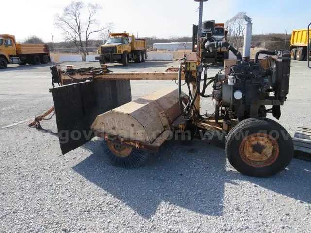 1999 M-B Mfg Pull Type Sweeper