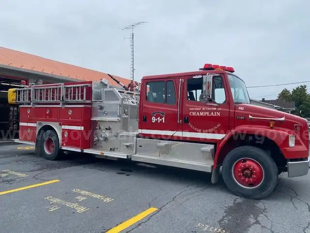 2003 Freightliner FL80 Fire Truck