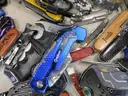 28 lbs Knives &#x26; Multi-tools (FS)