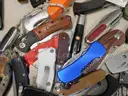 28 lbs Knives &#x26; Multi-tools (FS)