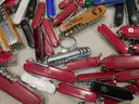 17 lbs Knives &#x26; Multi-tools (FS)
