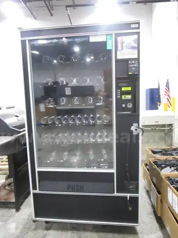 Snack Vending Machine (D)
