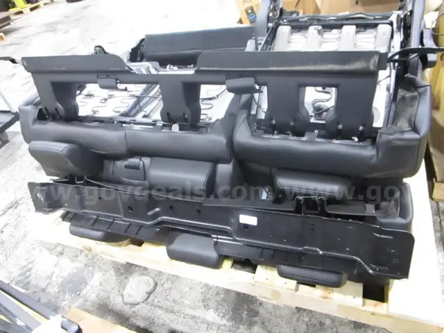 3 Vehicle Seats (E)