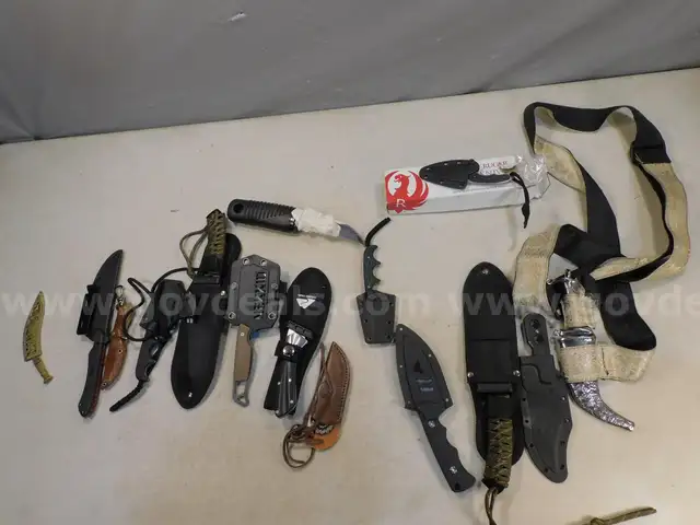 Knives &#x26; Sheaths (FS)