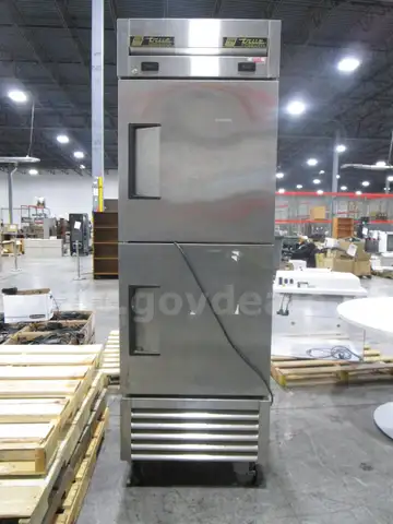 True Refrigerator &#x26; Freezer (B)