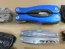 17 Multi-Tools (FS)