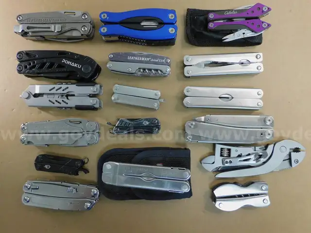 17 Multi-Tools (FS)