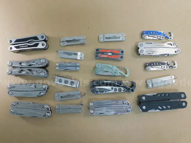 20 Multi-Tools (FS)