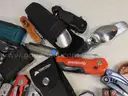 23 lbs Knives &#x26; Multi-tools (FS)