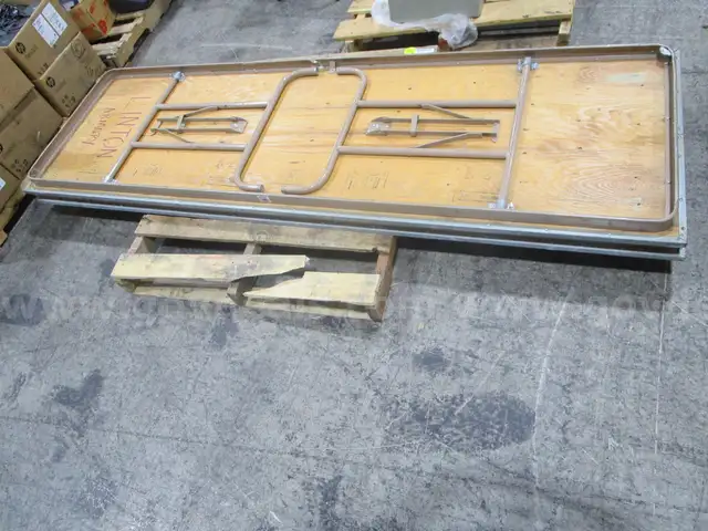 2 Folding Tables (I)