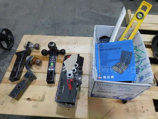 Tools &#x26; Hitches (FS)