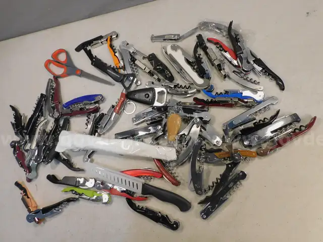 Kitchen Items &#x26; Corkscrews (FS)