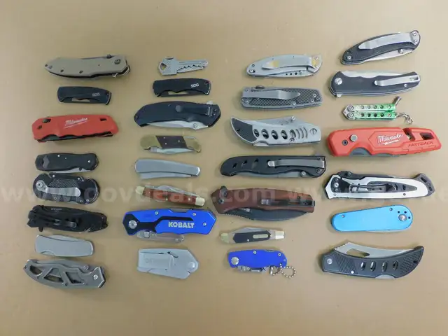 30 Knives (FS)