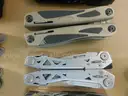 18 Multi-Tools (FS)
