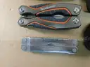 13 Multi-Tools (FS)