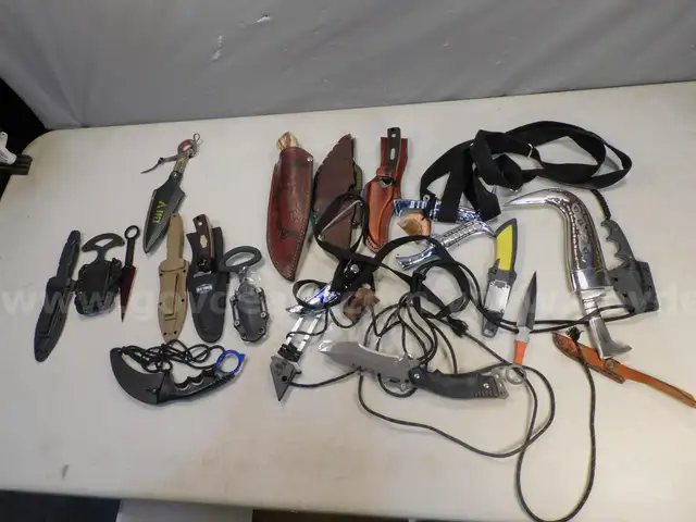 Knives &#x26; Sheaths (FS)