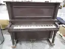 Hamilton Chicago Upright Piano (G)