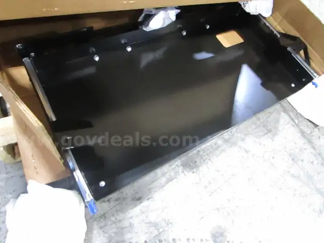 Trunk Tray (E)