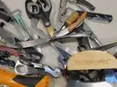 Kitchen Items &#x26; Corkscrews (FS)
