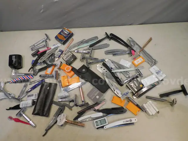 Razors &#x26; Blades (FS)