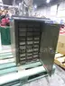 Cabinet (C)