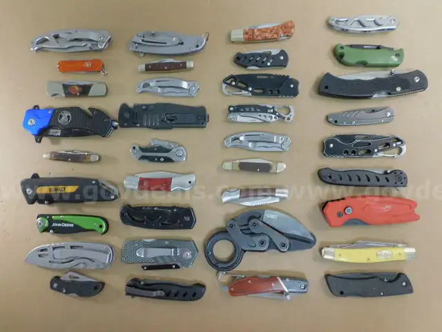 36 Knives (FS)