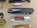 32 Knives (FS)