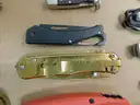 32 Knives (FS)