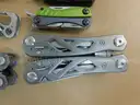 16 Multi-Tools (FS)