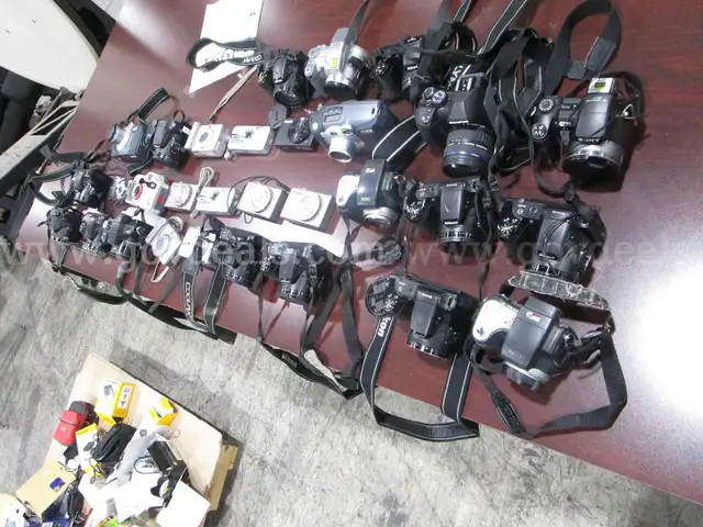 30 Cameras (E)
