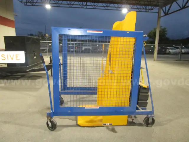 Trash Container Lift