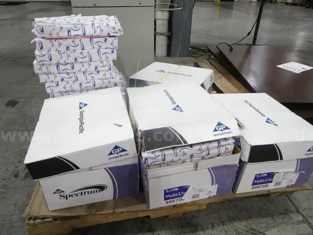 Reams of White Paper (D)