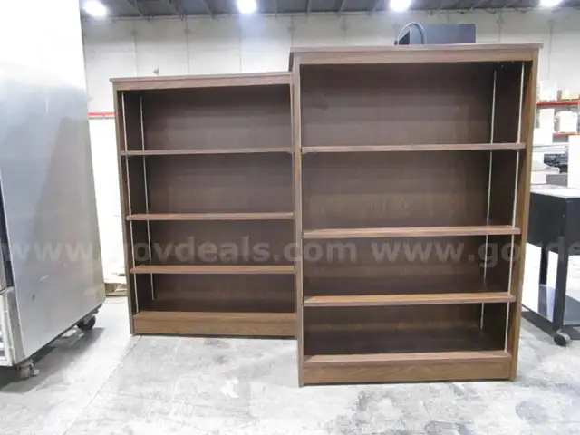 2 Shelving Units (I)