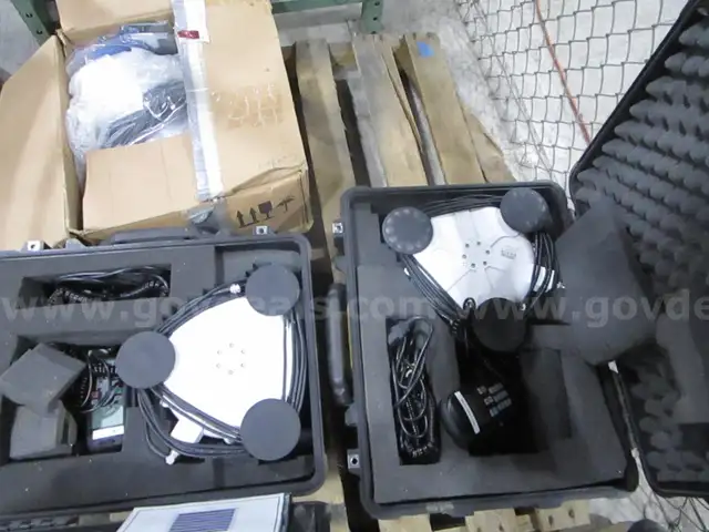 2 Satellite Radios (L)