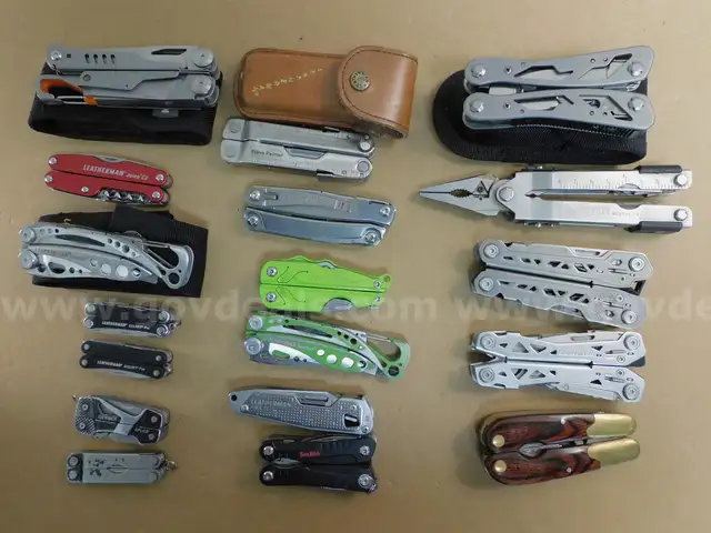 18 Multi-Tools (FS)