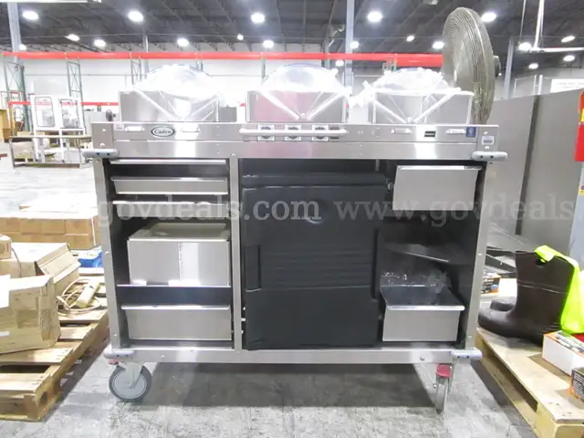 Cadco Mobile Food Cart (E)