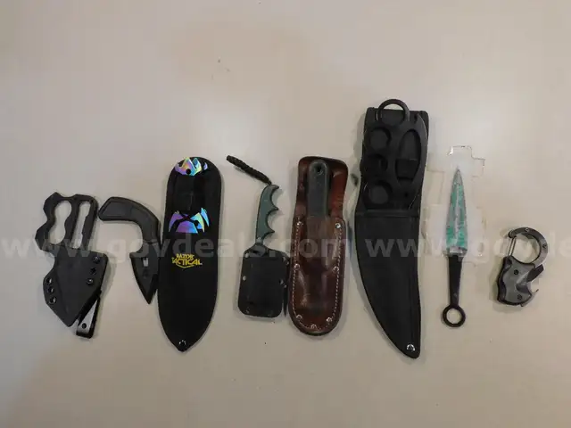 Knives & Sheaths (FS)
