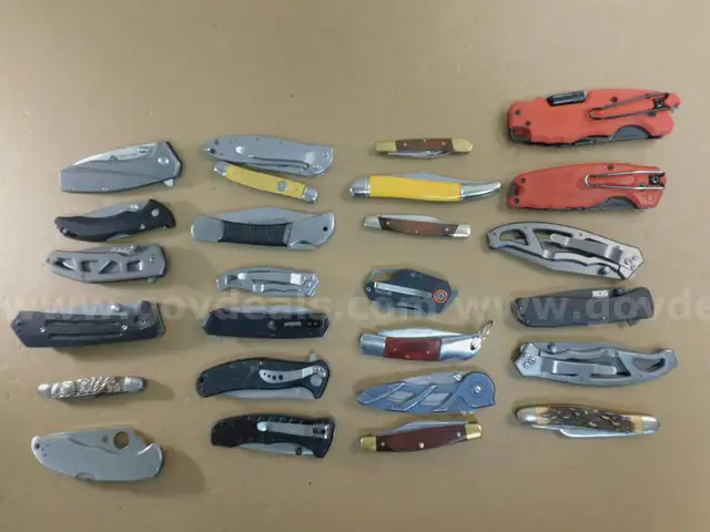 26 Knives (FS)