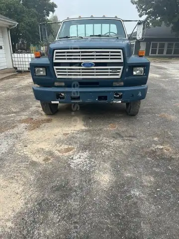 1992 Ford F800F