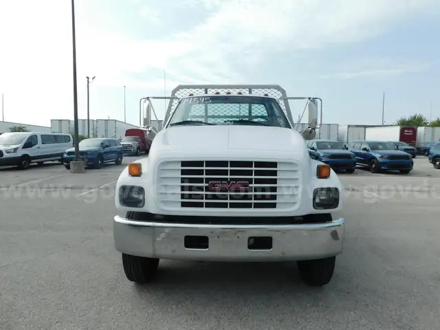 2002 GMC C7H042