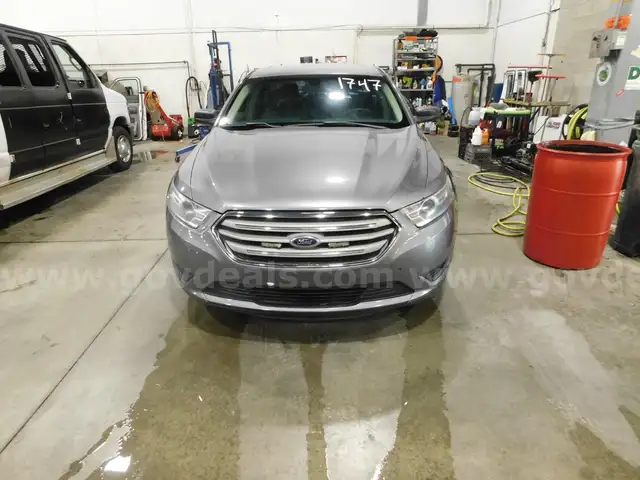 2014 Ford Taurus
