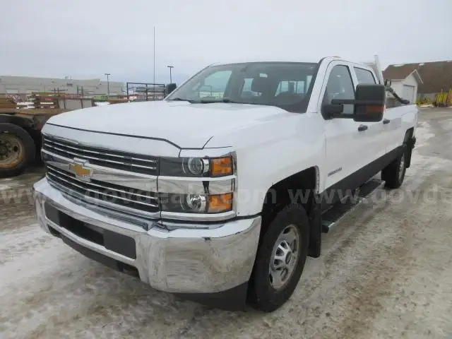 2017 Chevrolet Silverado 2500HD 4WD CREW CAB PICKUP 4-DR, 6.0L V8 OHV 16V FFV