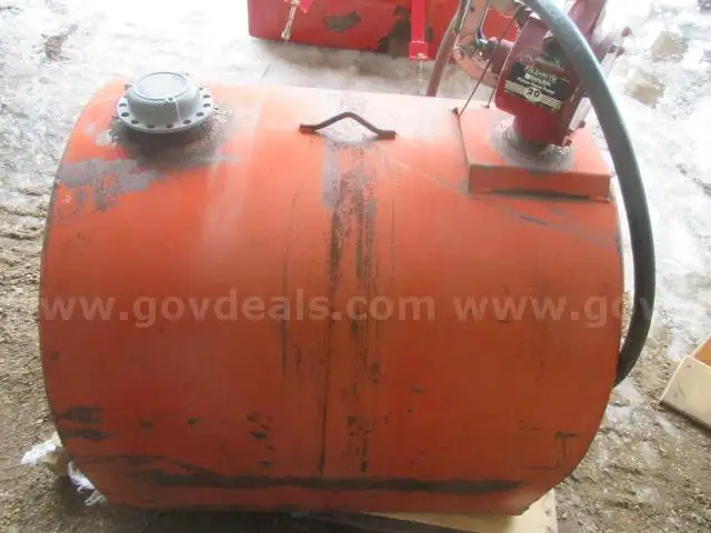 Fuel Tank with Hand Pump