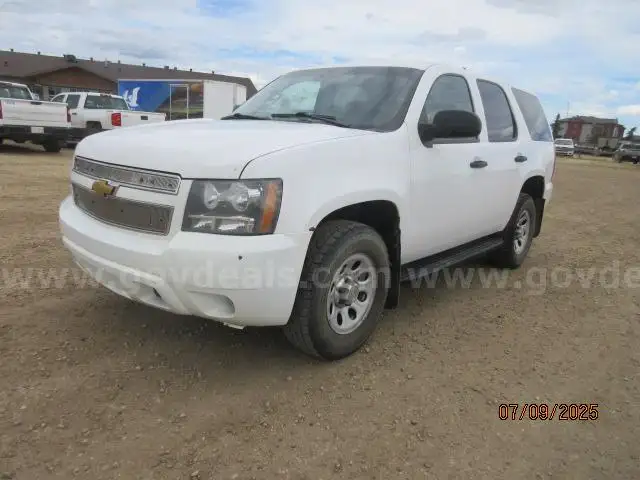 2011 Chevrolet Tahoe 4WD SPORT UTILITY 4-DR, 5.3L V8 OHV 16V FFV